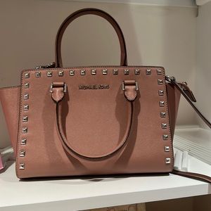 Michael Kors Medium Stud Selma Messenger Dusty Rose, with dust bag